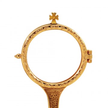 Monstrance with decorated base